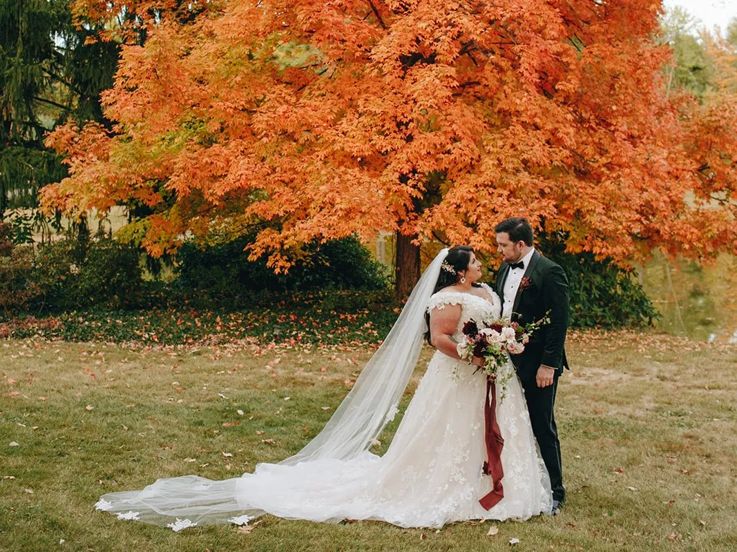 Fall Wedding Suits: Best Colors and Fabrics for an Autumn Wedding