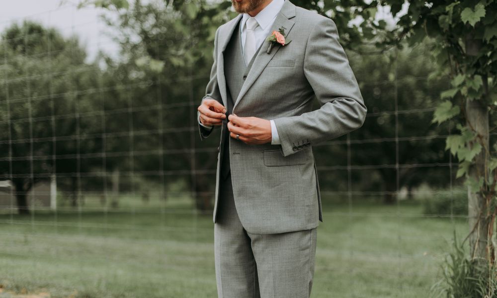 Wearing a Vest the Right Way: What Every Groom Should Know