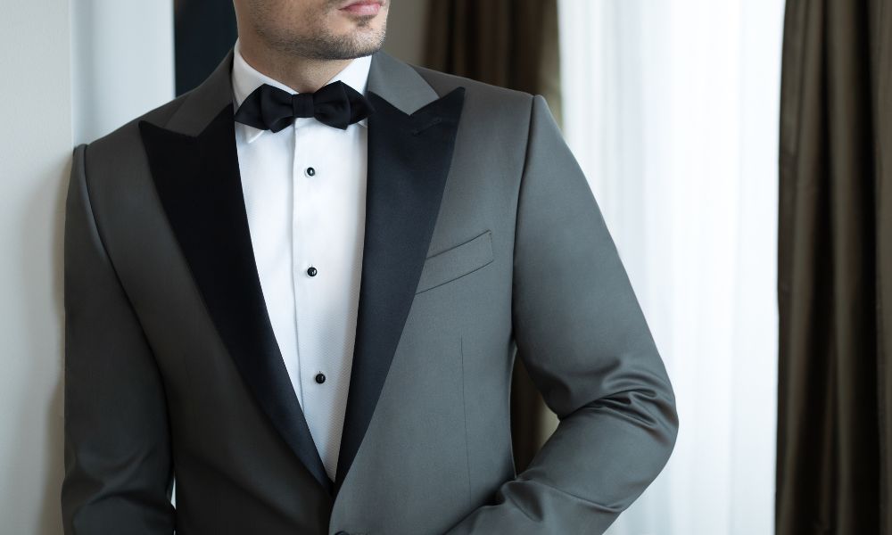 Wedding Tuxedo Color Ideas for a Stunning Fall Wedding