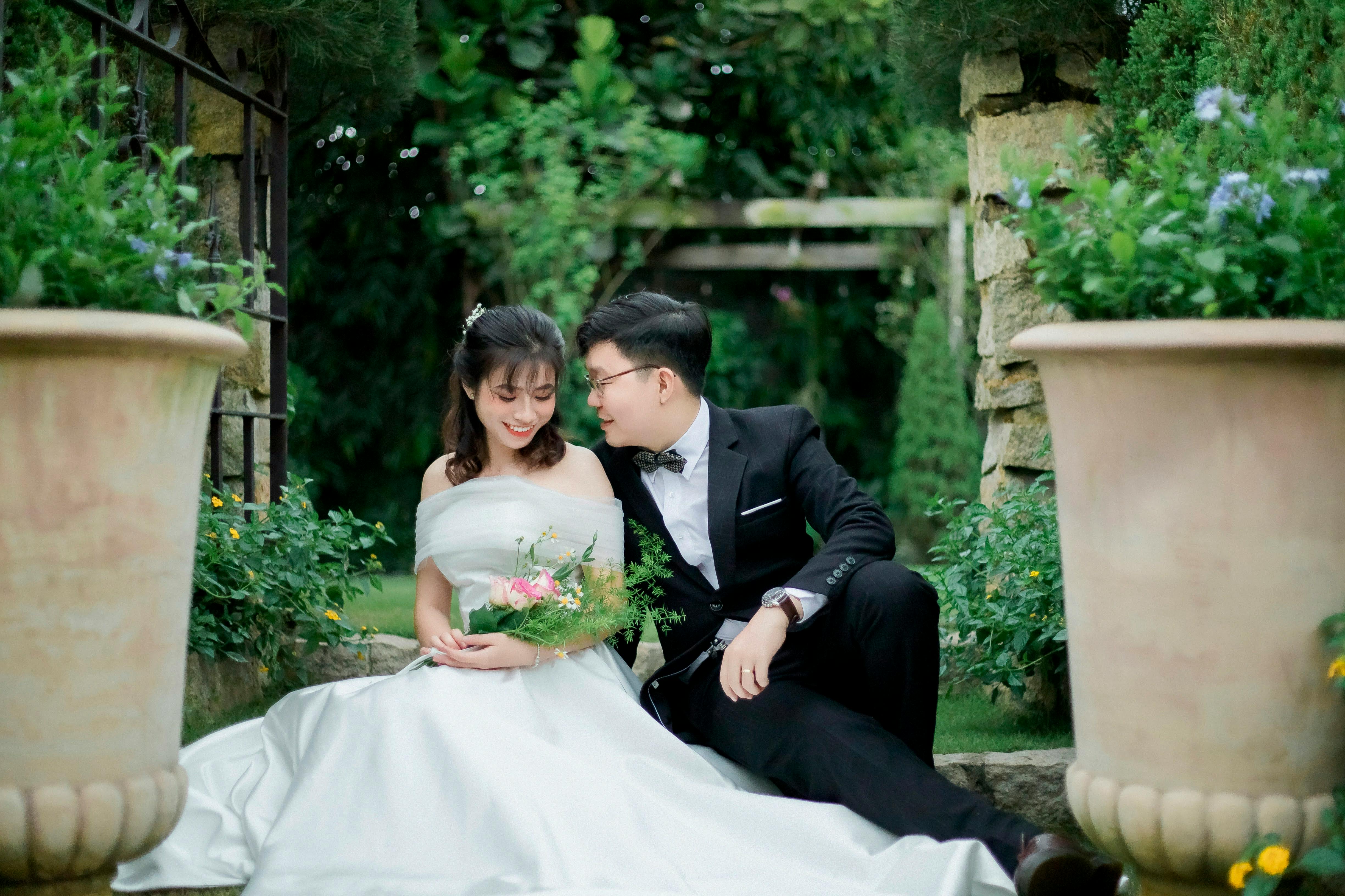 How to Choose the Right Shirt for Your Wedding Suit or Tuxedo
